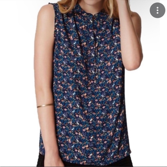 LOFT Tops - Loft Fox and forest animal sleeveless ruffle top